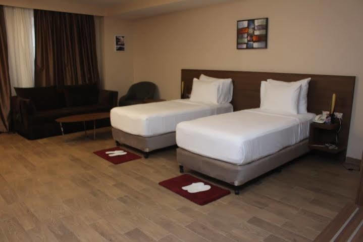 Ah Hotel And Conferences Madina Eksteriør billede